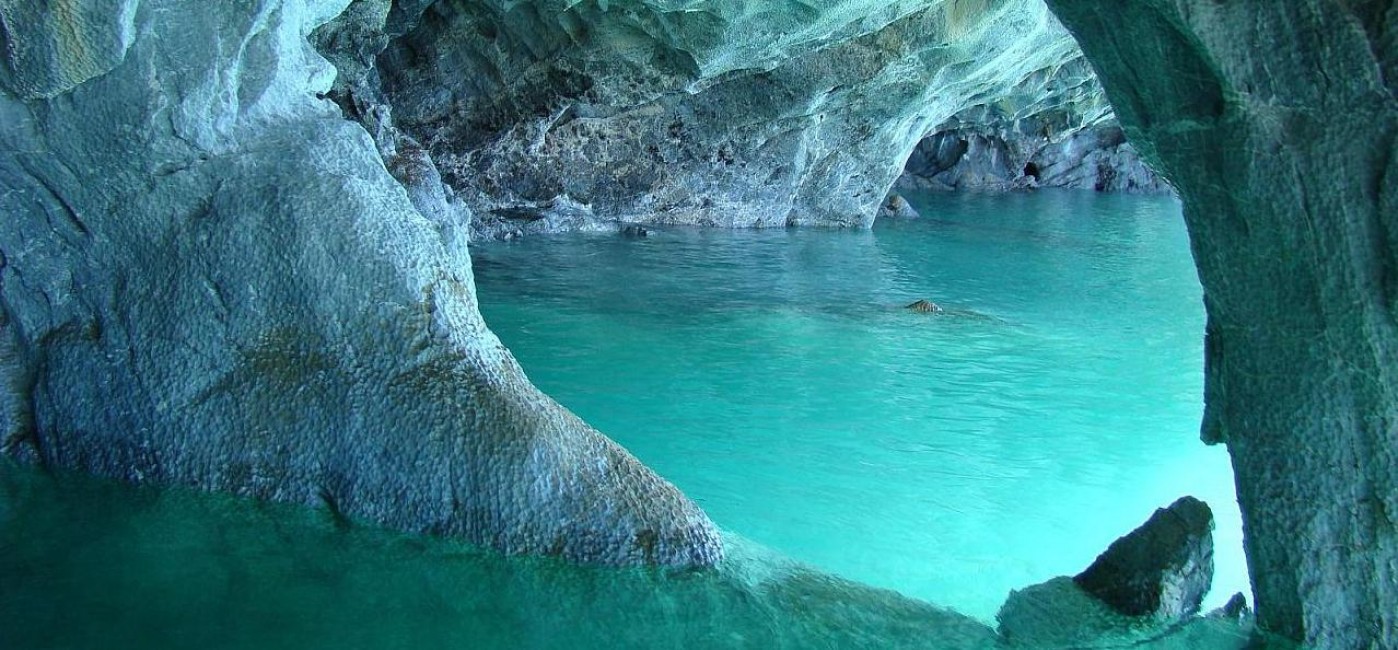 Cuevas de Marmol, Chile